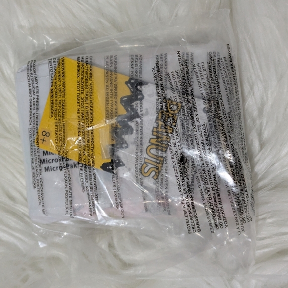 Loungefly Peanuts Snoopy & Woodstock Valentine's Day Mini Zipper Around Wallet! - Picture 4 of 5